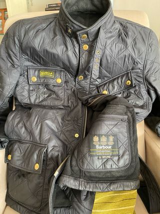 Chaqueta Barbour acolchada negra