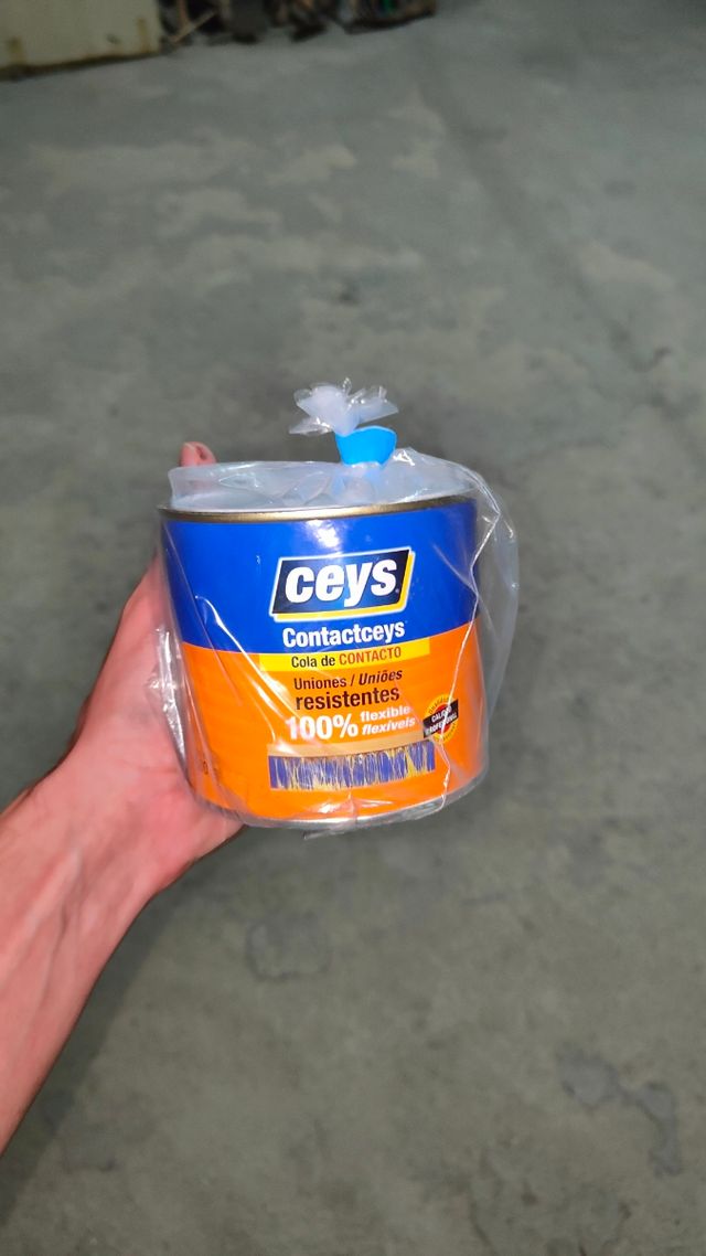 Tela alcántara negra para retapizar coches.