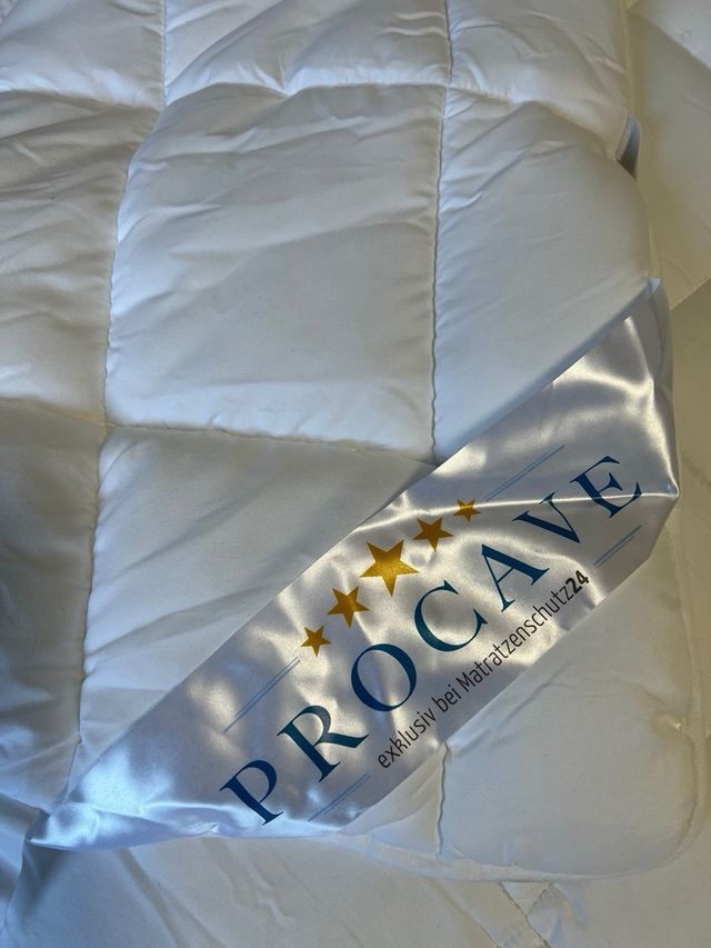 Protector de colchón de microfibra blanco