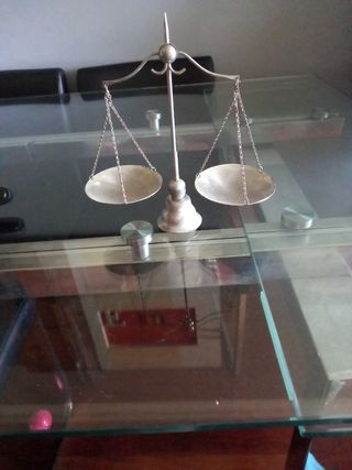Balanza de precisión antigua