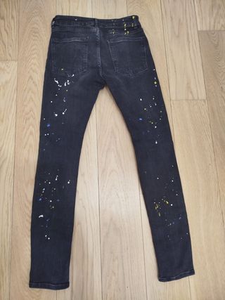 Pantalón vaquero negro Bershka con pintura