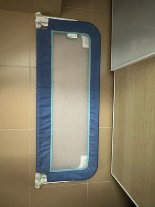 Barrera protectora para cama infantil