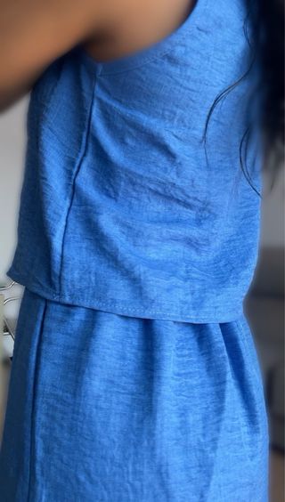 Conjunto de top y shorts azul eléctrico, tipo lino