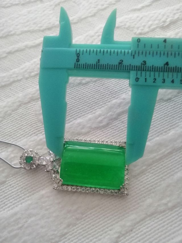 Pendente calcedonio di Myanmar