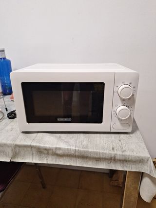 Microondas Black+Decker 700W con Grill