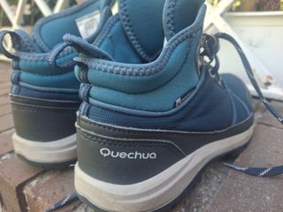Botas montaña Quechua unisex azul y rosa