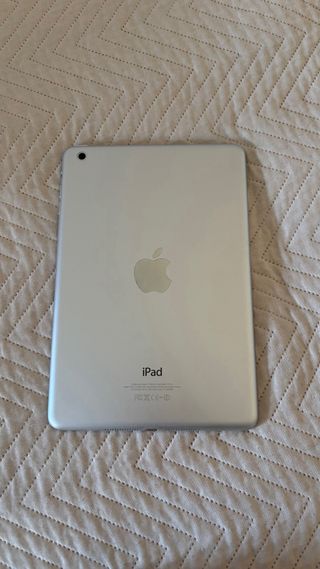 Apple iPad Mini di prima generazione bianco e argento