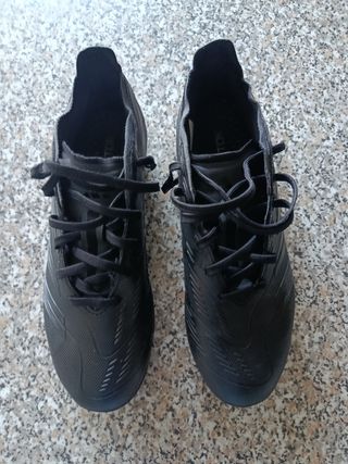 Botas de fútbol Adidas Negras