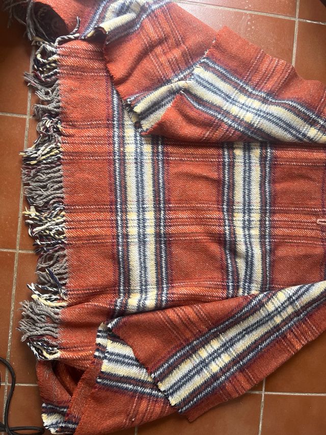 Poncho de lana a cuadros grande “especial frío”