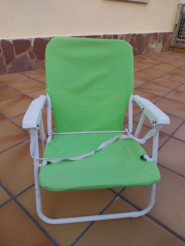 Silla de playa plegable verde ,dispongo de dos .