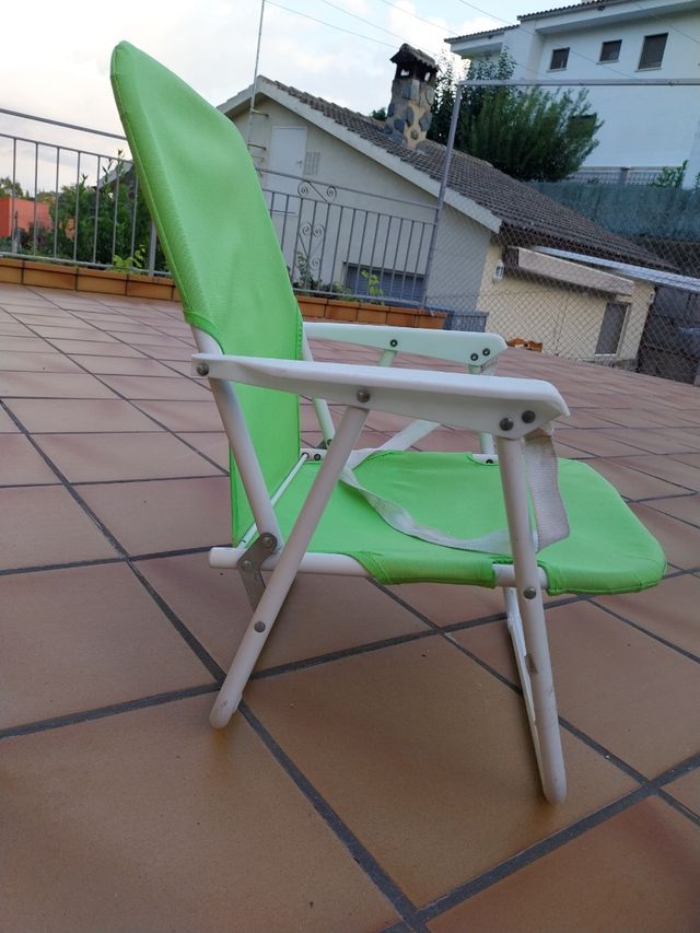Silla de playa plegable verde ,dispongo de dos .