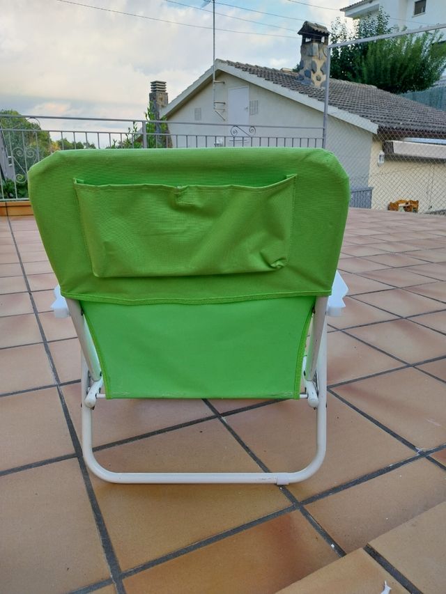 Silla de playa plegable verde ,dispongo de dos .