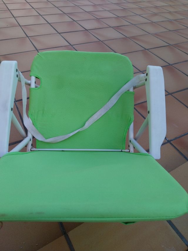 Silla de playa plegable verde ,dispongo de dos .