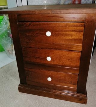 Comodino in legno marrone