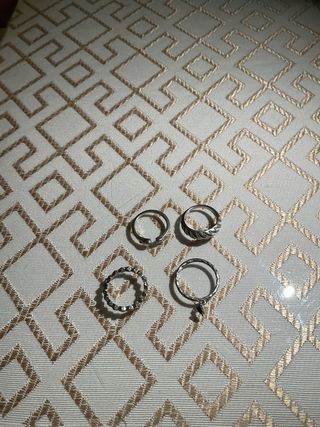 Lote de 4 anillos plateados