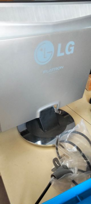 Pantalla LG Flatron 19