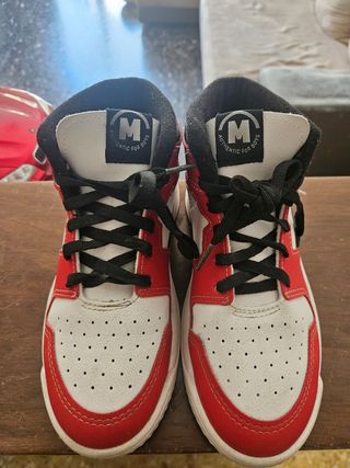 Scarpe sportive simil Jordan n. 33