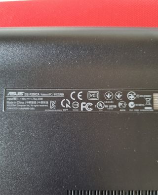 Portátil Asus Negro. Sólo funciona conectado a Red