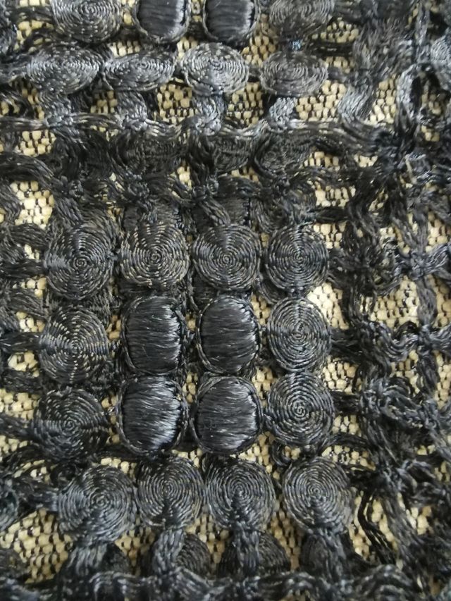 Encaje antiguo de seda Pieza vintage artesanal 