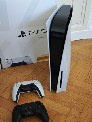 PS5 Lector + 2TB SSD + 2 Mandos