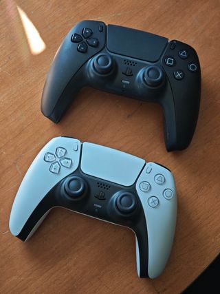 PS5 Lector + 2TB SSD + 2 Mandos