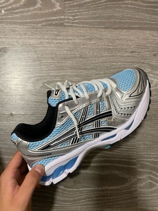 Zapatillas Asics Azul y Plata