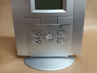 RELOJ CON ALARMA Y LUZ - ESTACIÓN DE TEMPERATURA 
