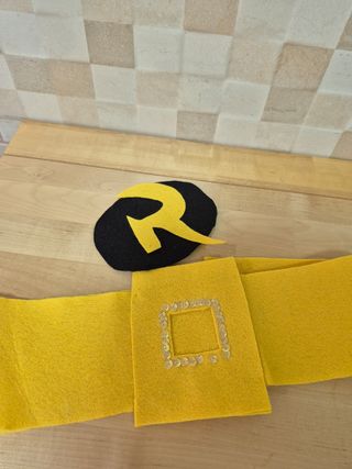 Disfraz Robin Top rojo y Accesorios