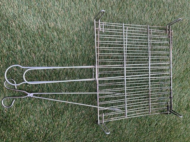 Parrilla grande de metal