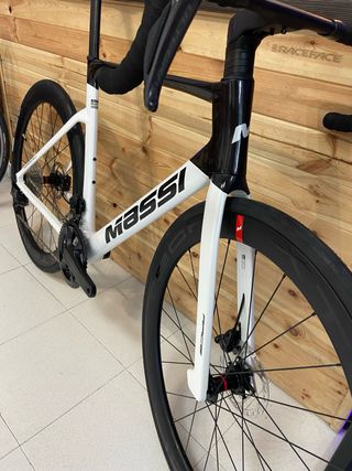 Bicicleta Carretera Massi Blanca y Negra