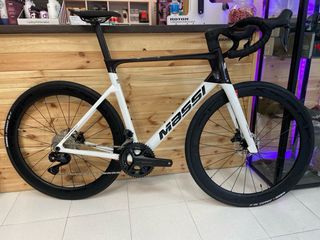 Bicicleta Carretera Massi Blanca y Negra