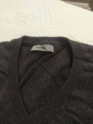 Jersey caballero cuello pico gris