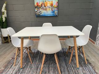 Mesa comedor con 4 sillas