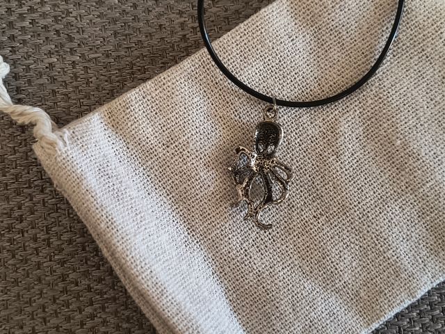 Ciondolo polpo kraken cthulhu + cordino regolabile