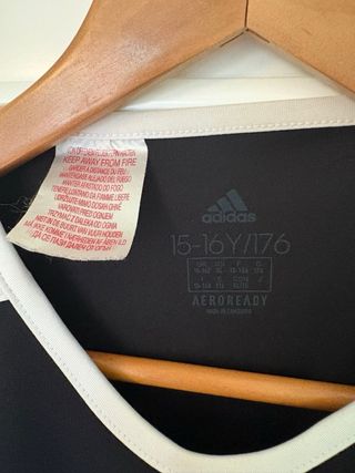 Camiseta Adidas Negra Talla S (15-16 años)