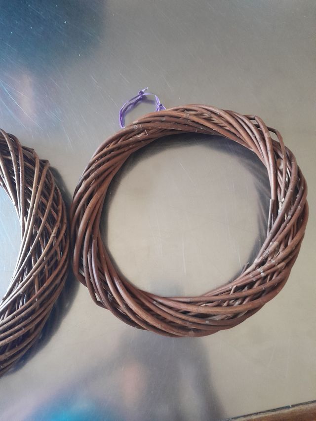 Ghirlande in legno intrecciato