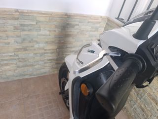 Moto Sym Symphony SR 125cc Blanca