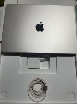 MacBook Air M2 13.6 8GB 256GB Plata A2681