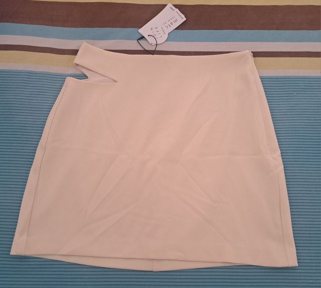 Minifalda beige Stradivarius