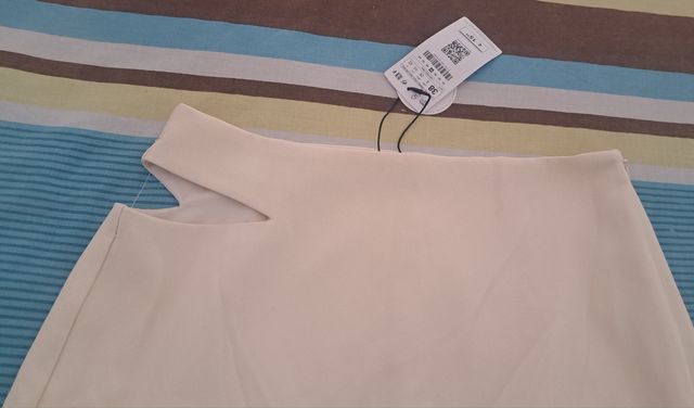 Minifalda beige Stradivarius