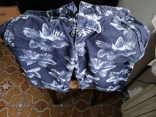 Pantalone fantasia floreale blu e bianco