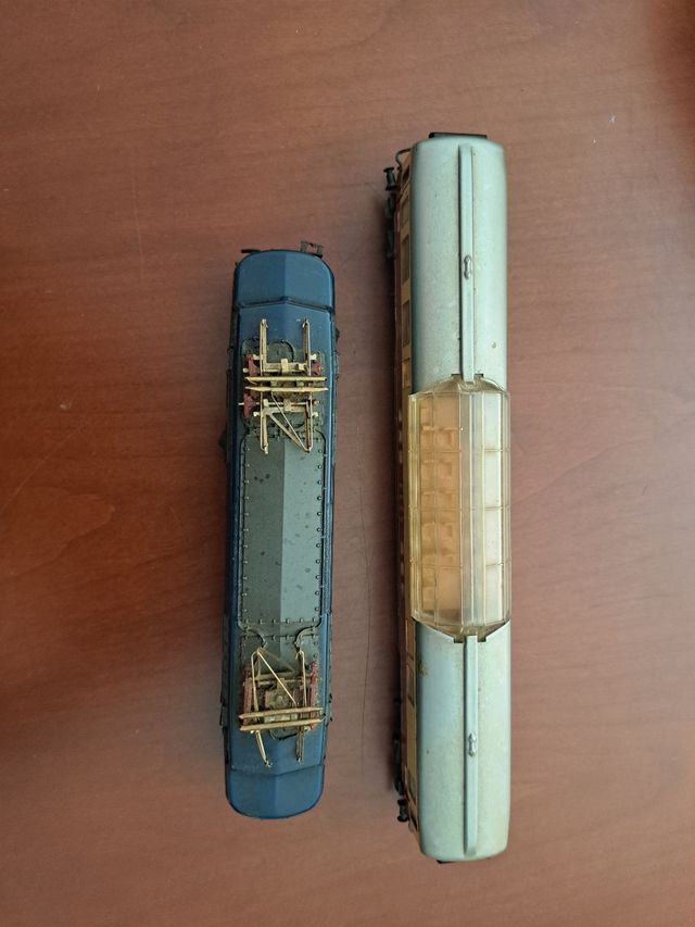 Trenes vagones y vías