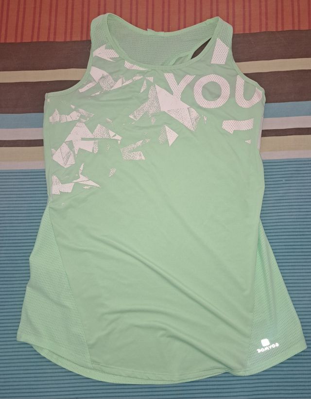 2 Camisetas Domyos Verde y Blanca, Fucsia y azul