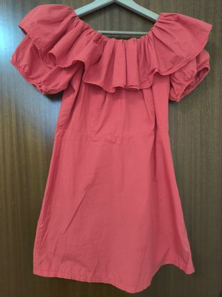 Vestido rosa con volantes
