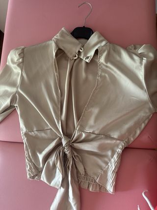 Camisa beige elegante
