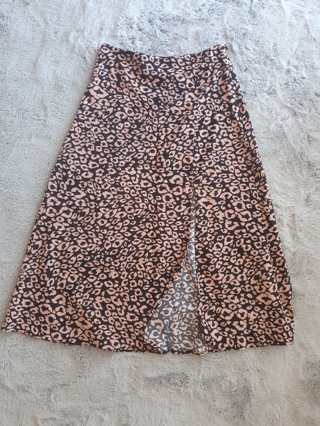 Saia estampada preta e rosa