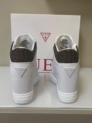 Scarpe Guess bianche con dettagli oro tg 40