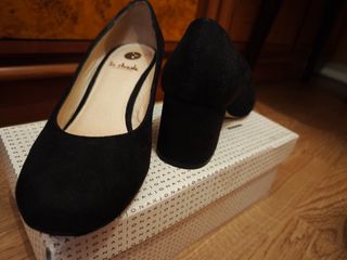 Zapatos de tacón negros 