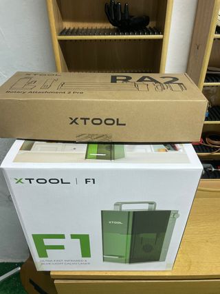 XTOOL F1 Grabador Láser y accesorio rotativo