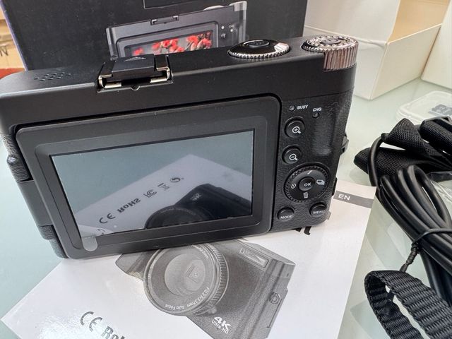 Cámara Digital 4K 64MP ToAuite WiFi 16X Zoom